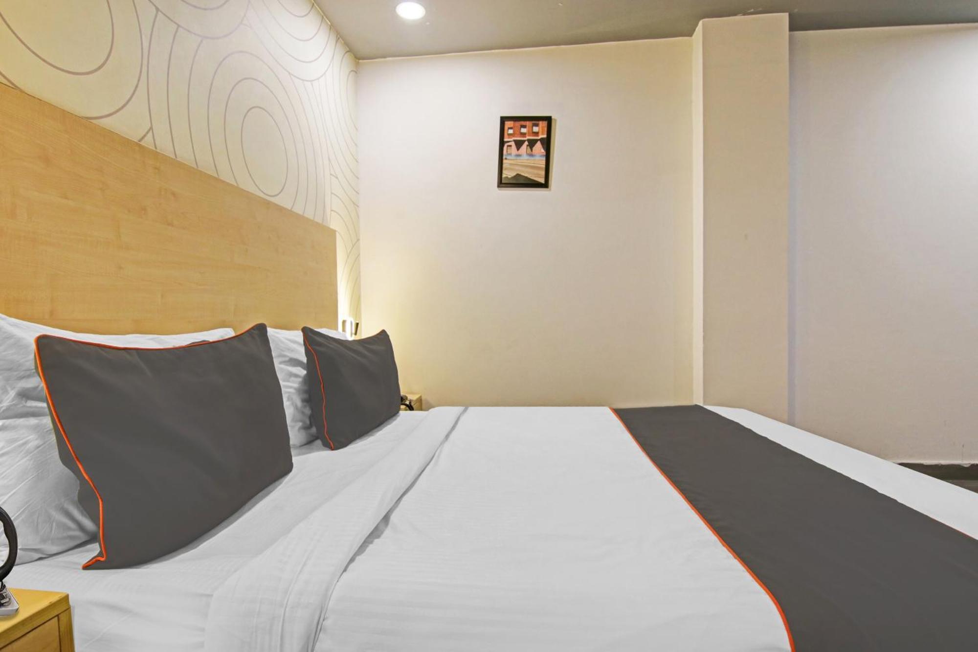Hotel Collection O Slf Mall Sector 30 à Faridabad Extérieur photo